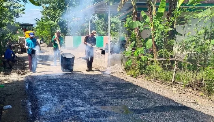Pemerintah Desa Mojomati Ponorogo Pusatkan Pembangunan Jalan Demi Menggeliatkan Ekonomi Desa