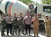 Kapolres Nganjuk Mendukung Program TMMD dengan Membantu Pembuatan Jalan di Desa Bajang