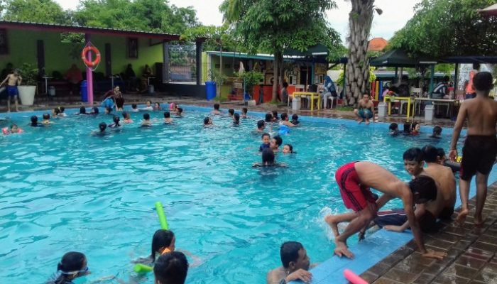 Harga Tiket Masuk Kolam Renang Jedong Cangkring, Murah Meriah!