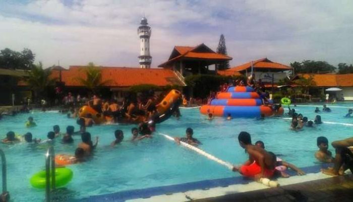 Cek Harga Tiket Kolam Renang HS Agung, Serunya Berenang Hemat!