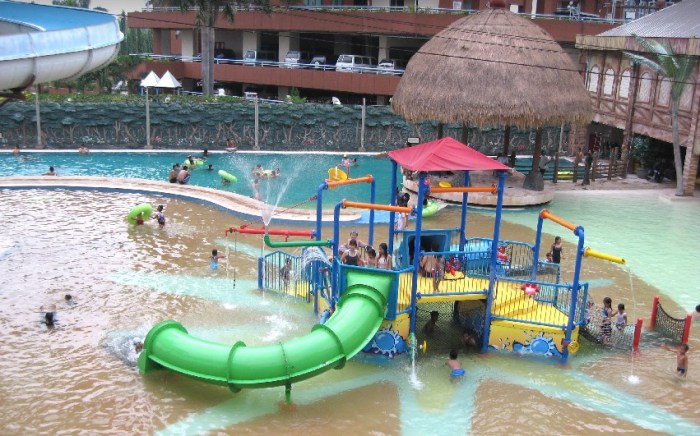 Harga tiket kolam renang plaza marina