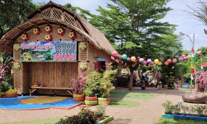 Insani taman herbal depok masuk