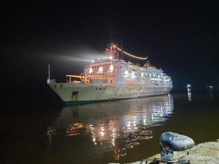Awu pelabuhan pelni kapal penumpang ipi memasuki