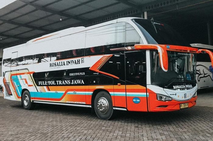 Rosalia decker indah bus sleeper malang bogor kursi