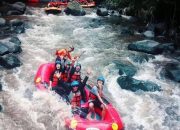Harga Tiket Kaliwatu Rafting Malang, Serunya Arum Jeram di Kota Apel