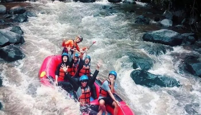 Harga Tiket Kaliwatu Rafting Malang, Serunya Arum Jeram di Kota Apel