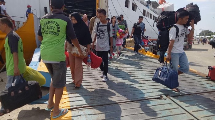 Kirana sampit pelabuhan berlayar terakhir pada dlu hendak pelayaran sejumlah