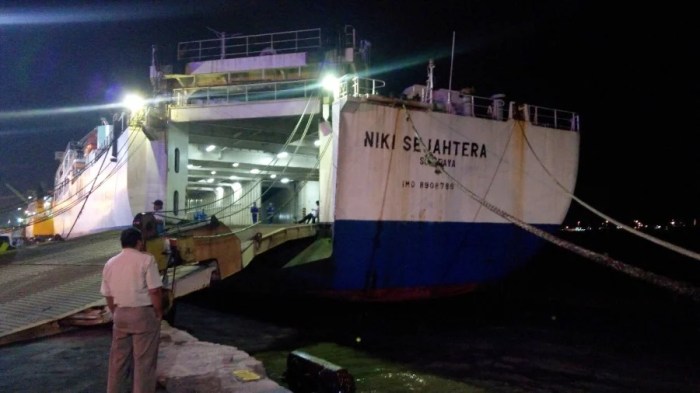 Sejahtera niki kapal roro ende surabaya jadwal sendiri tidur labuan kaos panas kopi bantal dinginnya obat malam kaki luar