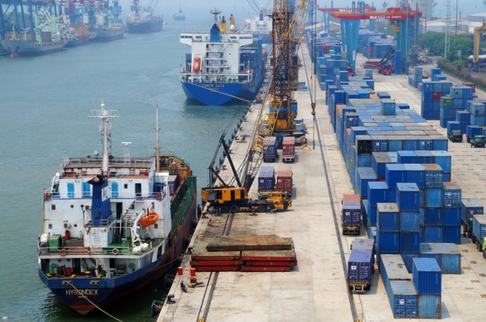 Tanjung pelabuhan priok kemas peti beritasatu rendah juta dibandingkan persen tercatat semester teus muat aktivitas utara bongkar arus