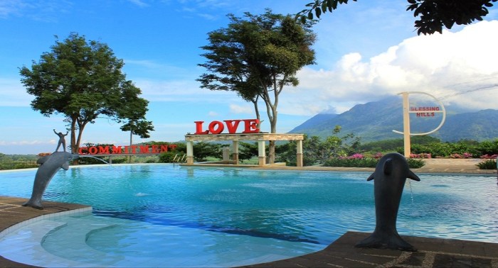 Kolam renang blessing hills trawas harga tiket