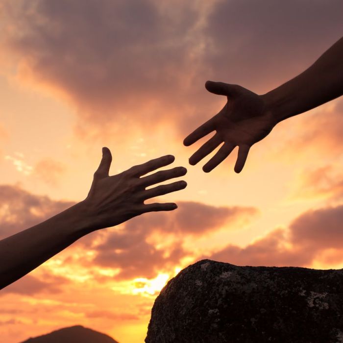Reach Out Artinya