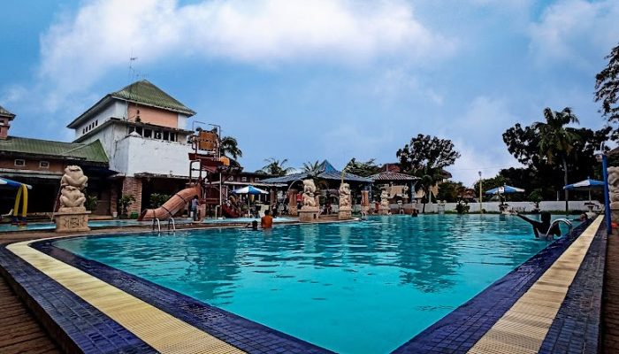 Cek Harga Tiket Kolam Renang Taman Kota Bekasi, Murah Meriah!