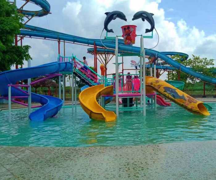 Park water ride waterslide pool swimming amusement fun theme recreation heat outdoor family trends paulo leisure vacation sao nonbuilding structure