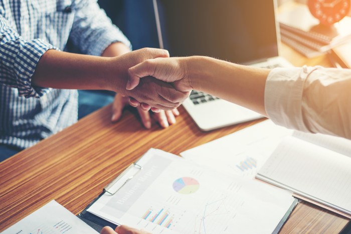 Cara bisnis jual pakaian