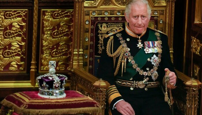 Kondisi Raja Charles III, Awal Pemerintahan dan Tantangannya