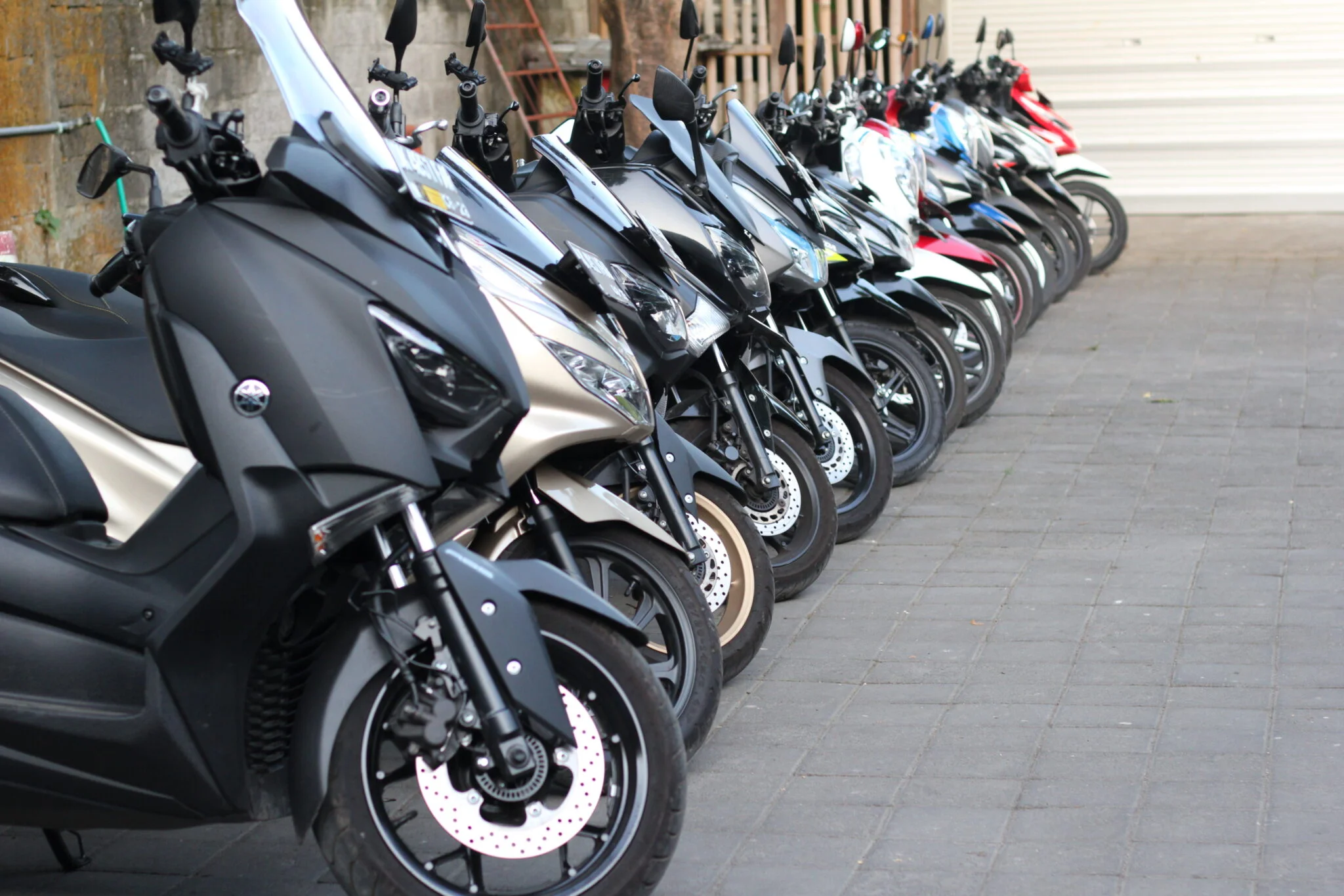 cara rental motor di grab