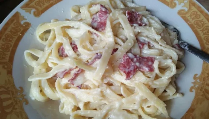 Resep Fettucini Simple, Cepat Sajikan Makanan Restoran di Rumah dengan Bahan Mudah dan Rasanya Autentik