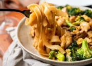 Resep Pad See Ew Autentik, Rahasia Kenikmatan Nasi Goreng Thailand yang Mudah Dibuat di Rumah, Cocok untuk Pemula!