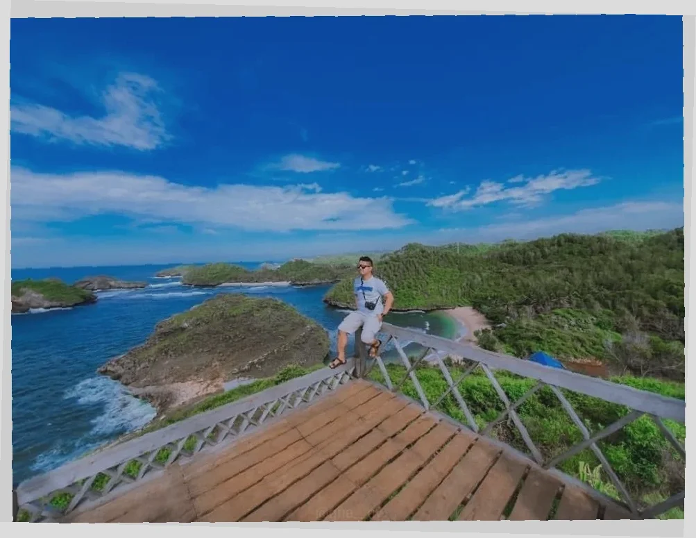 wisata pantai Jawa Timur