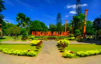 15 tempat wisata di Malang yang lagi hits dan sayang dilewatkan. Cocok untuk liburan keluarga, solo, atau bareng pasangan. Cek sekarang!